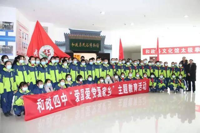 救援摄影师男孩